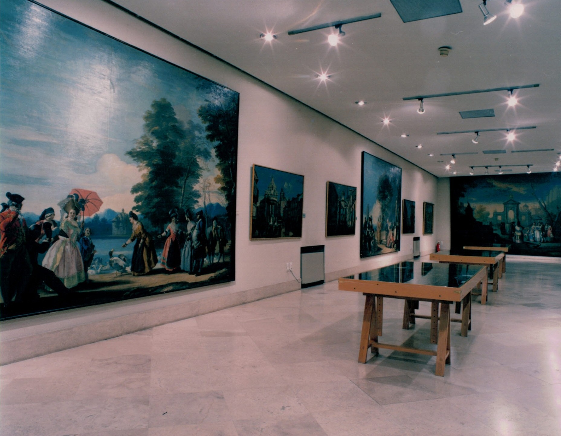 Sala del siglo dieciocho después de la exposición Madrid pintado